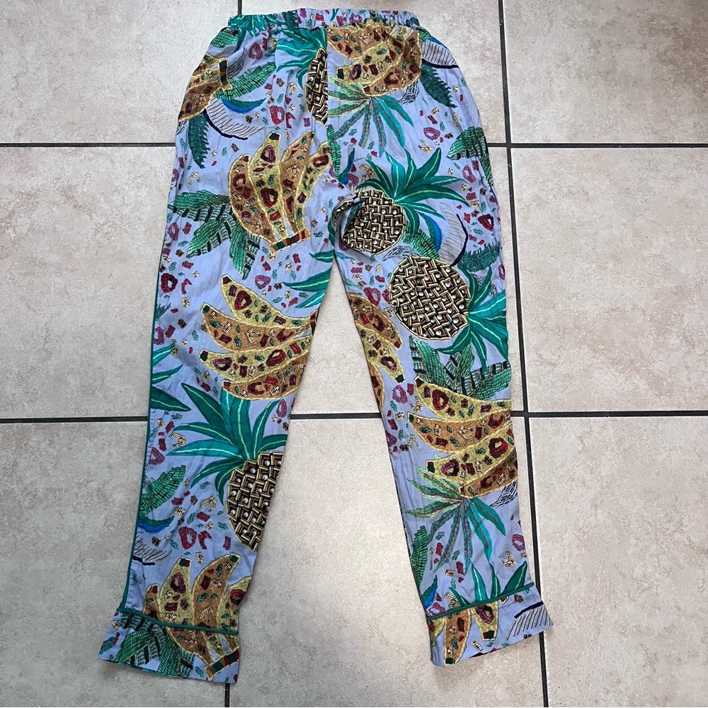 FARM Rio Pineapple Print Cropped Pants - Multicolor - Picture 4 of 9